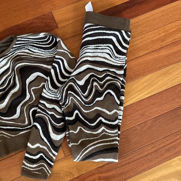 Sweater Outfit Sweater and sweater Leggings size Medium Romper - Picture 4 of 9